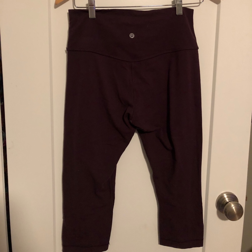 Maroon lululemon leggings cropped